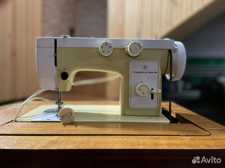 Продам швейную машинку
