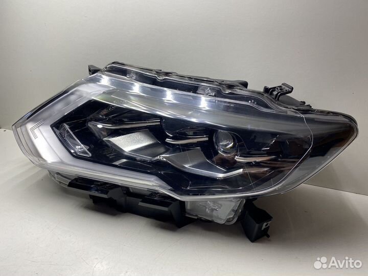 Фара левая Nissan X-Trail T32 Рестайлинг LED