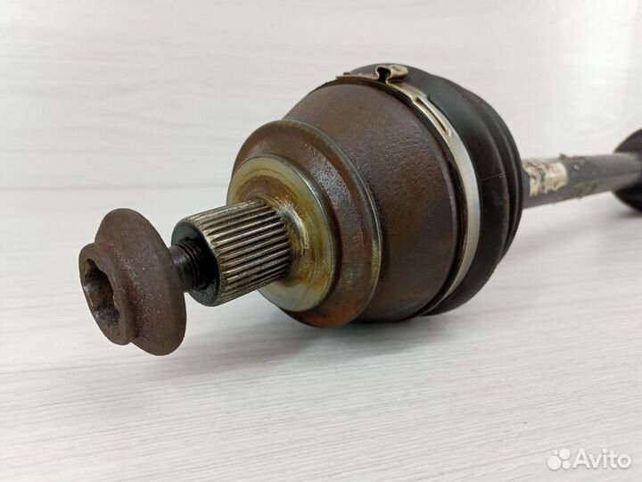 Привод передний левый Audi A8 (D3)