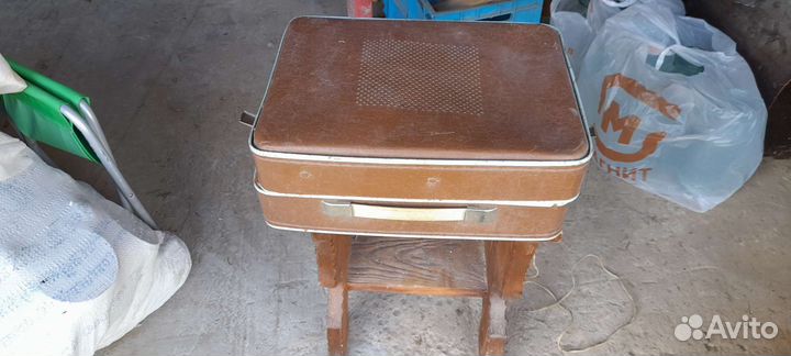 Проигрыватель винила юность 301