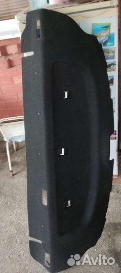 Задняя полка