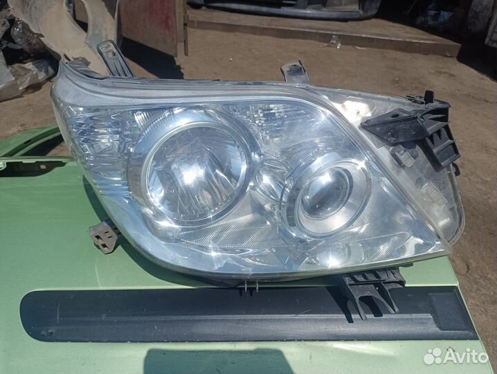 Правая фара Land Cruiser Prado 150