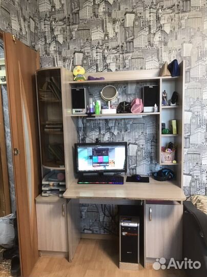 Компьютерный стол