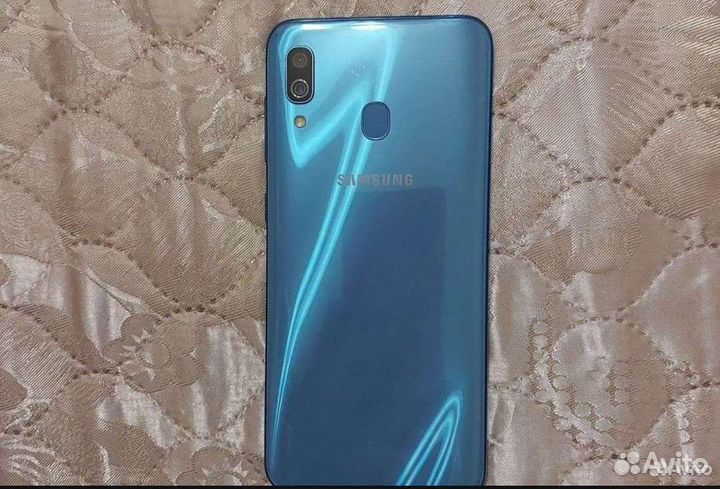 Телефон Samsung а30