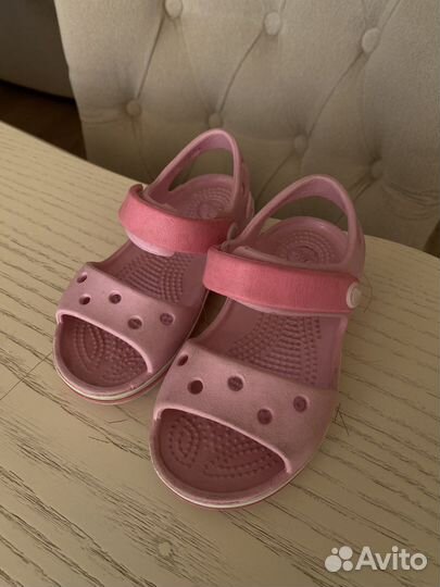 Сандалии детские для девочек crocs