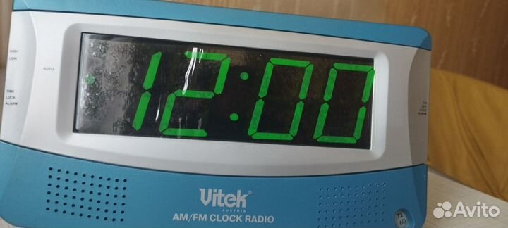 Радиочасы Vitek VT-3505