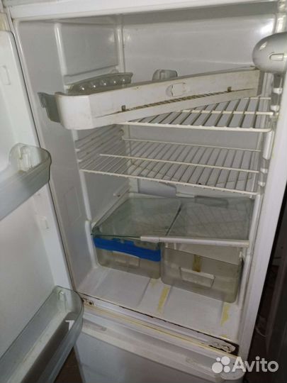Холодильник бу indesit