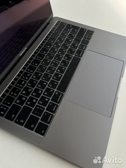 Macbook Pro 13 2017 8/256gb