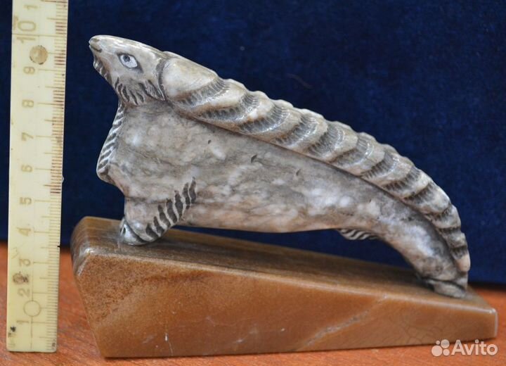 Статуэтка- козерог (камень серый ангидрит. кальци