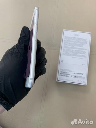 iPhone 8, 64 ГБ