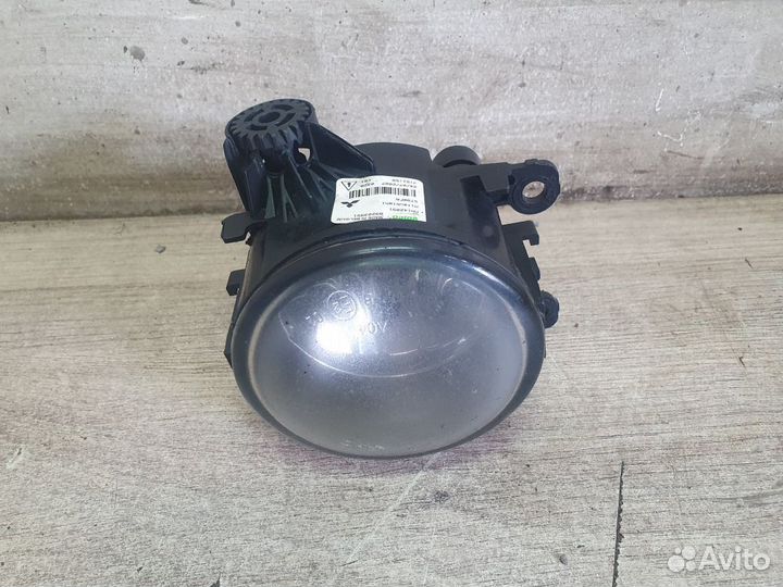 Фара противотуманная Mitsubishi Pajero IV (2006—20