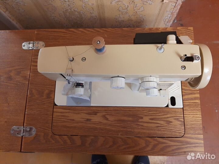 Швейная машинка Чайка 142 М