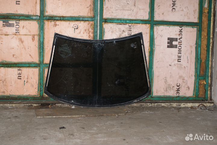 Заднее стекло с обогревом Audi A4 B5 8D седан