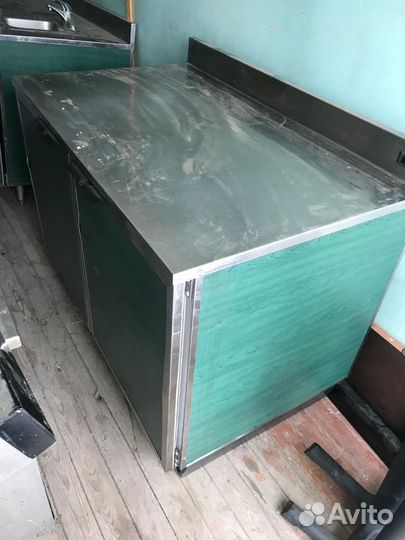 Холодильный шкаф