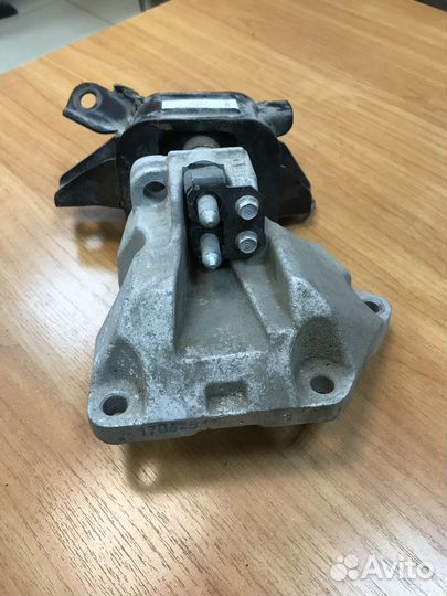 Опора кпп левая Solaris Rio