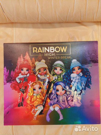 Куколка Rainbow High Winter Break