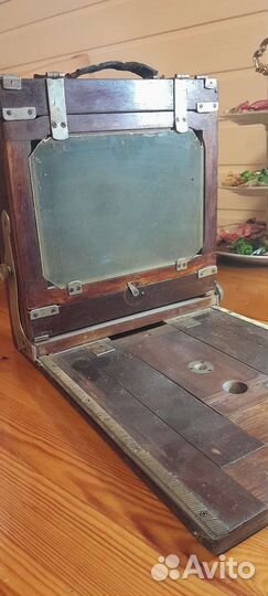 Антикварный фотоаппарат