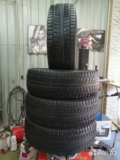 Dunlop SP Winter Ice 01 215/65 R16