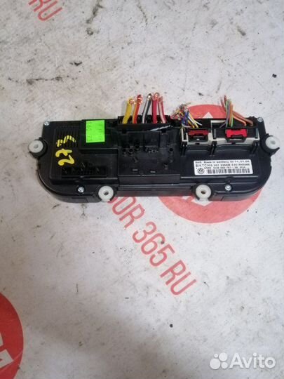 Блок управления климат-контролем Volkswagen Golf 6