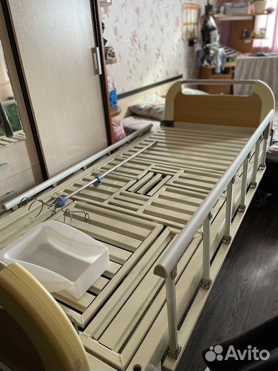 Медицинская кровать для лежачих больных
