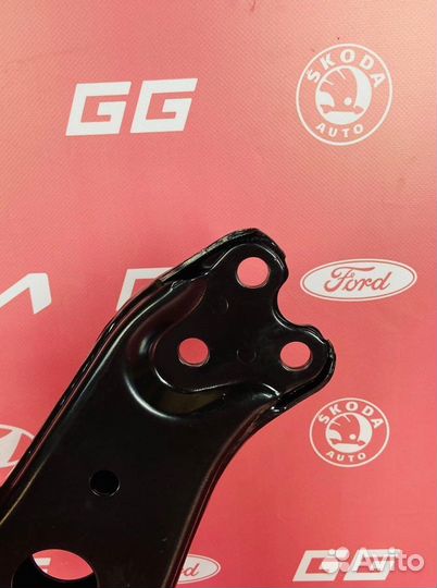 Левый передний рычаг подвески Камри V40-50-55