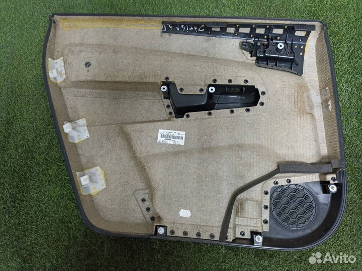 Обшивка двери задняя правая Opel Zafira B