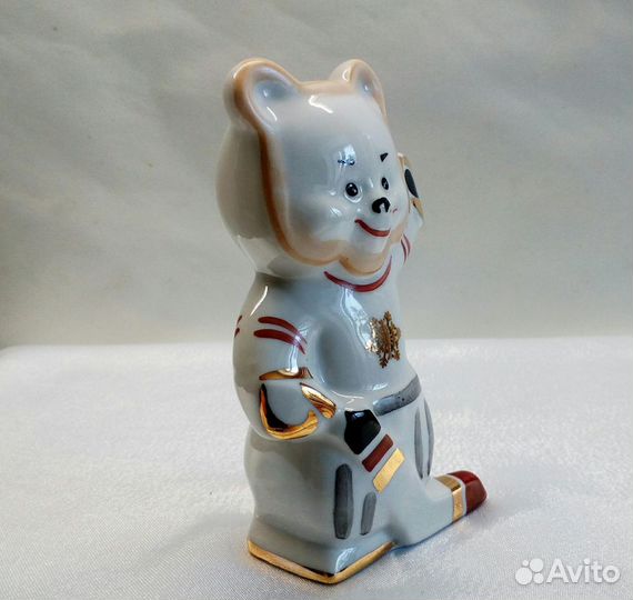 Фарфоровая статуэтка Олимпийский Мишка Дулево