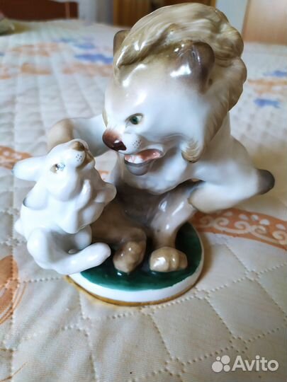 Фарфоровая статуэтка «заяц во хмелю» лфз