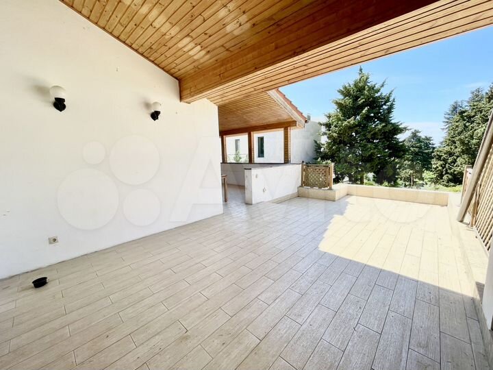 Дом 280 м² на участке 4,7 сот.