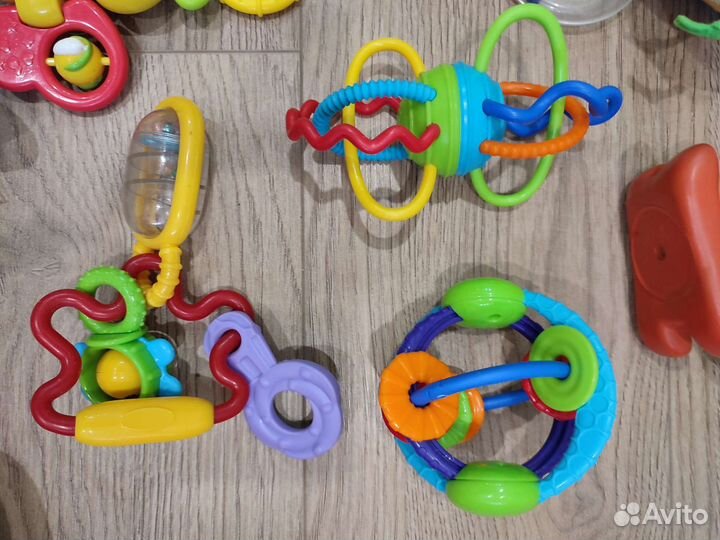 Брендовые игрушки для малышей