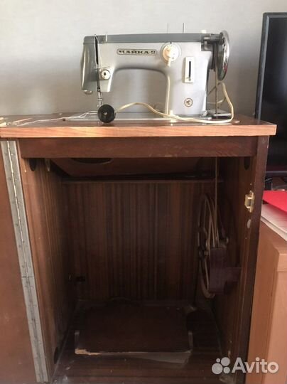 Швейная машина Чайка 2