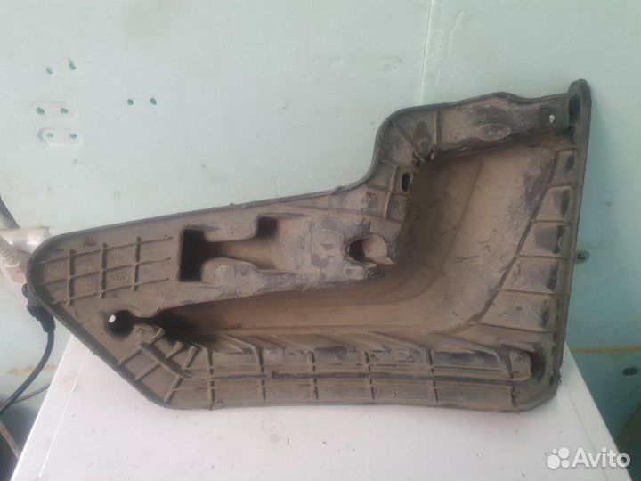 Заглушка бампера передняя правая Kia Rio 3