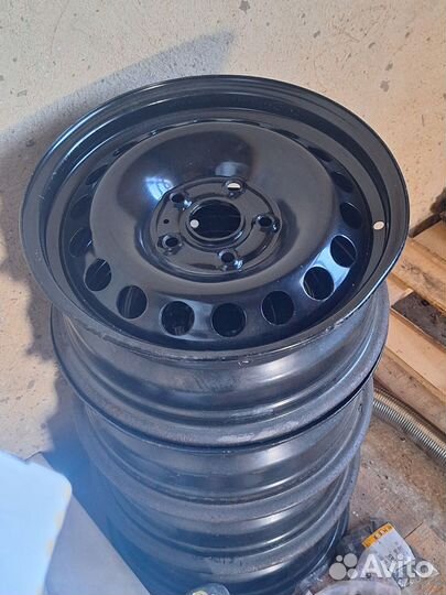 Автомобильные диски r15