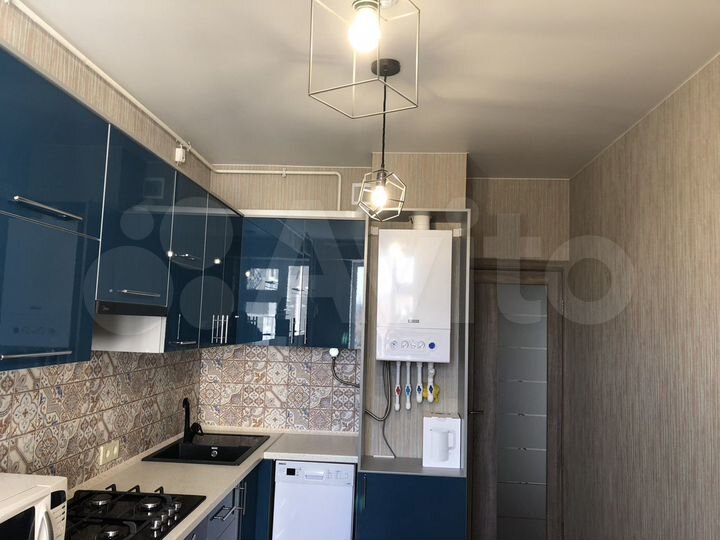 2-к. квартира, 54 м², 4/10 эт.