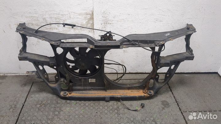 Рамка передняя Volkswagen Passat 5, 1997