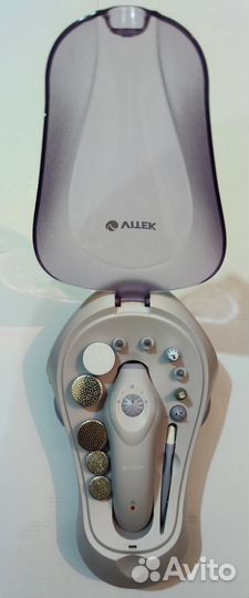 Маникюрный набор Vitek