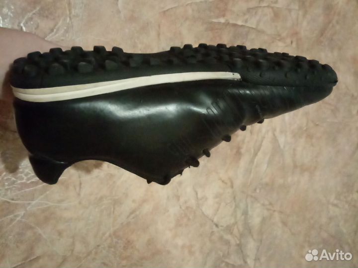 Футбольные бутсы сороконожки 39 размер