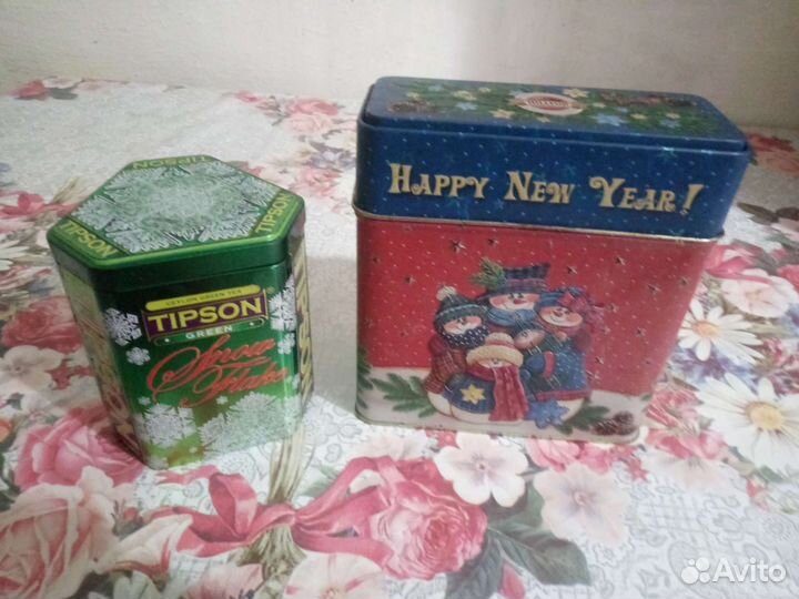 Жестяные банки из-под чая