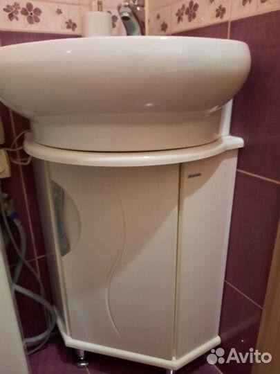 Раковина с тумбой