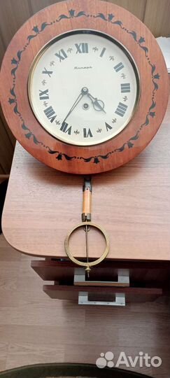 Часы янтарь