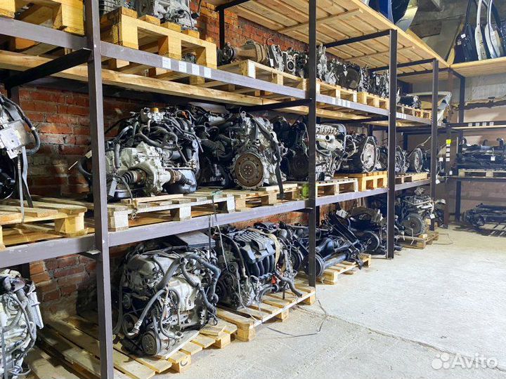 Суппорт передний правый Toyota Crown Majesta