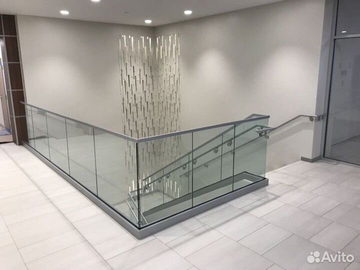 Стеклянные ограждения лестниц пл1974