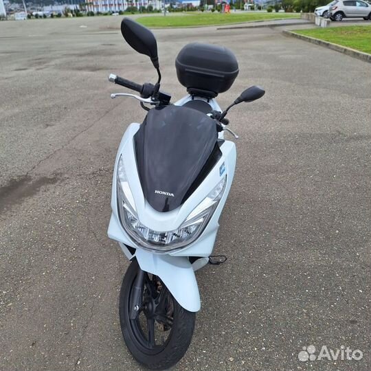 Макси-скутер Honda PCX 150