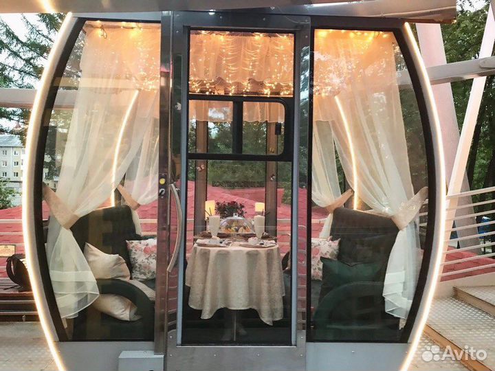 Ужин на колесе обозрения