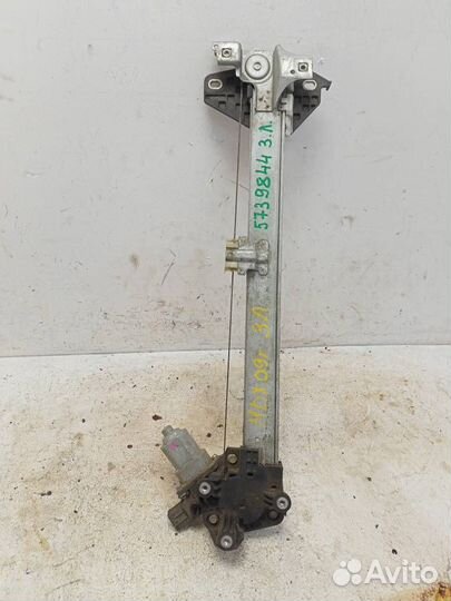 Стеклоподъемник электрический задний левый 72750st