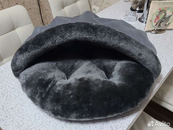 Лежанка для кошек новая