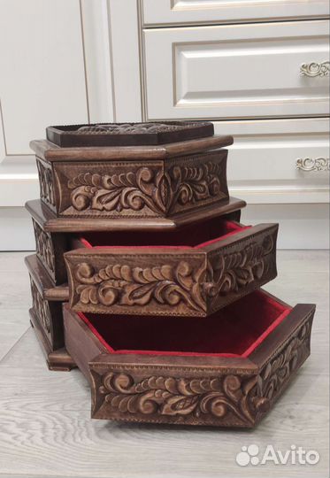 Деревянная шкатулка ручной работы