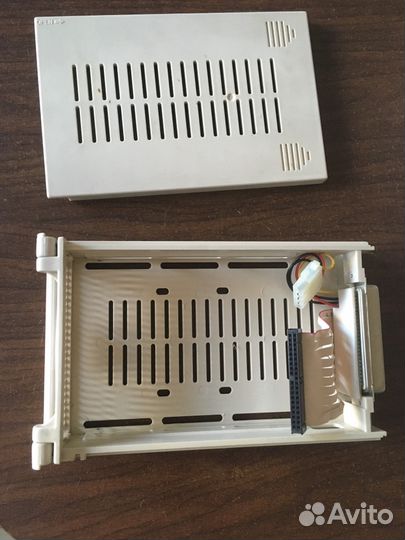 Встроенные переходник под жёсткий диск