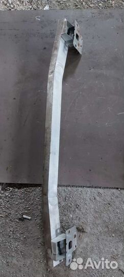 Усилитель заднего бампера Nissan Fuga Infiniti m35