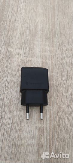 Зарядный блок Sony Ericsson WT19i Live With Walkma